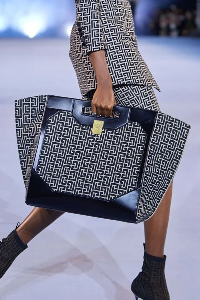 Look 61